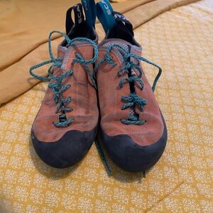 Women’s rock climbing shoes